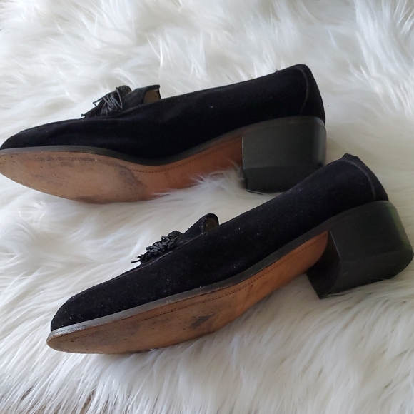 Jones New York Black Vintage  Suede Slip On Loafers with Embroidered  Design 6.5 - Picture 5 of 15